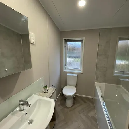 Darwin With Hot Tub Lodge