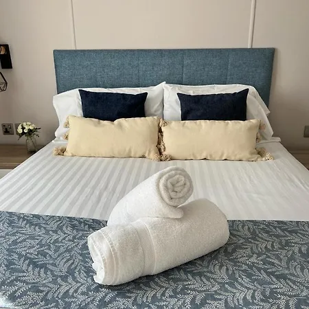 Darwin With Hot Tub 山林小屋